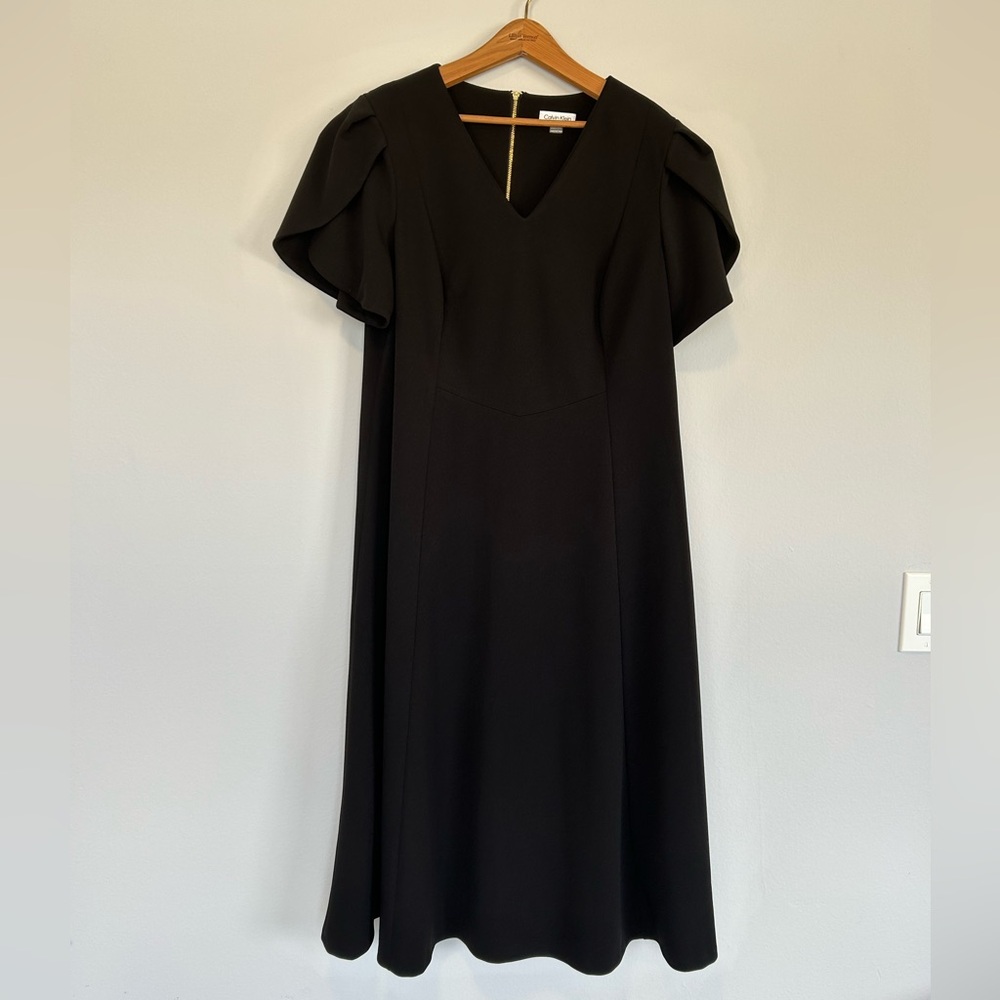 NWT! Calvin Klein Tulip Short Sleeve Black V-Neck Dress! Size 14W!